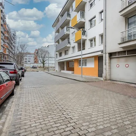 Cosy Close To The Center With Parking Garage Daire Budapeşte
