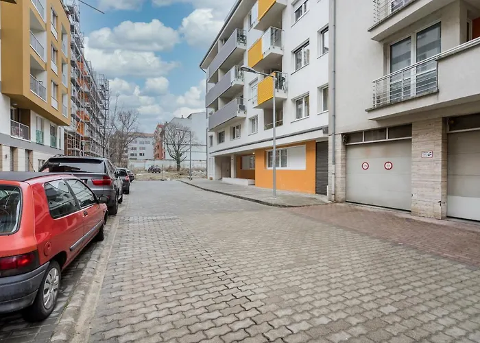 Cosy Close To The Center With Parking Garage Daire Budapeşte